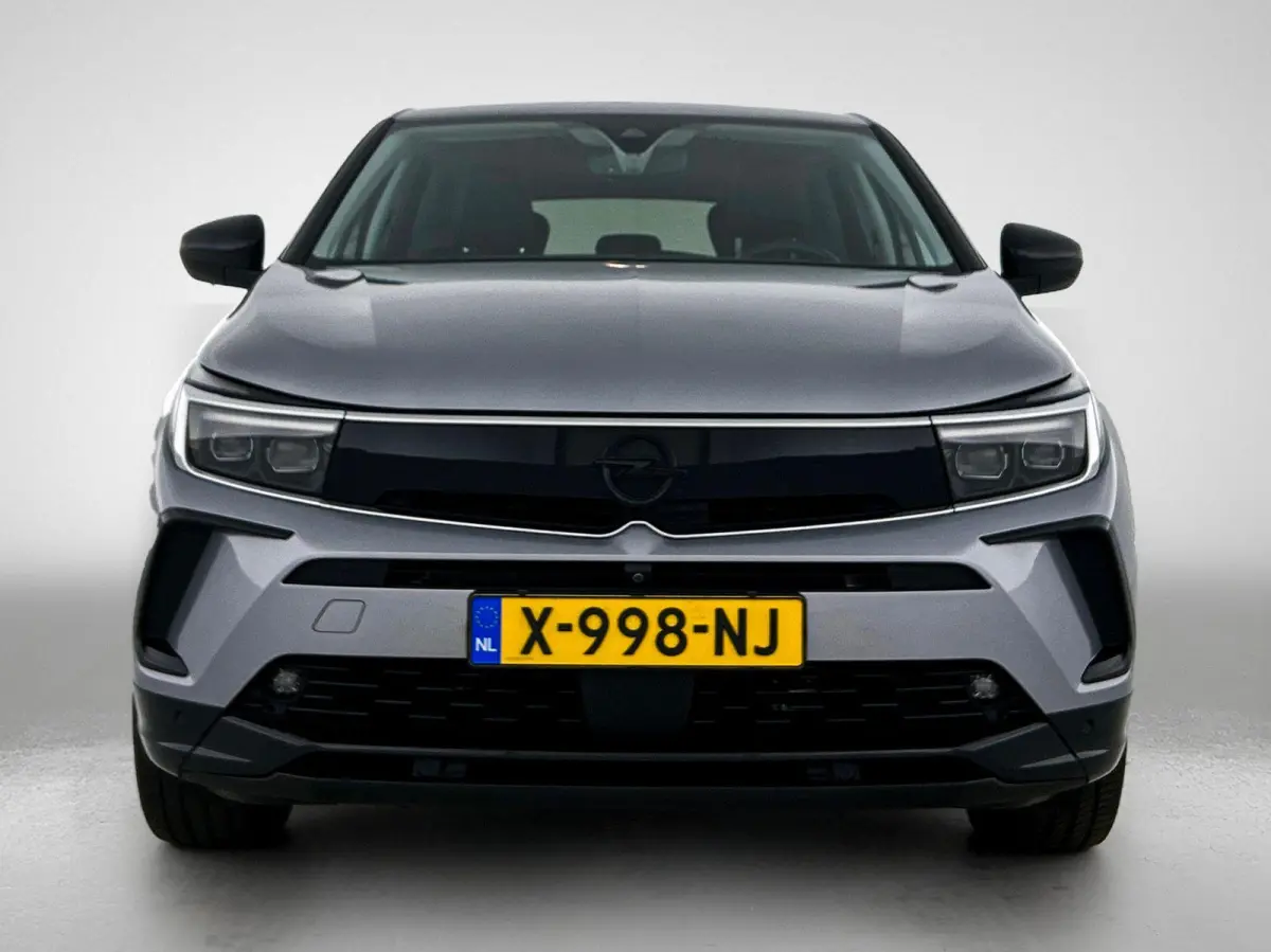 1.6 Turbo Plug-In Hybrid Level 4 | 224pk | Navigatie | Camera | Stuurverwarming | Zwarte Velgen | 35.000km! |