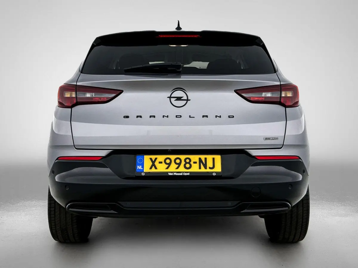 1.6 Turbo Plug-In Hybrid Level 4 | 224pk | Navigatie | Camera | Stuurverwarming | Zwarte Velgen | 35.000km! |
