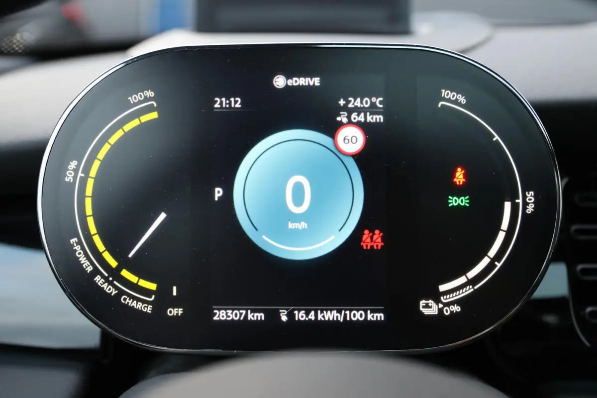 Classic 33 kWh | PANO | Keyless | SOH 96.8% |