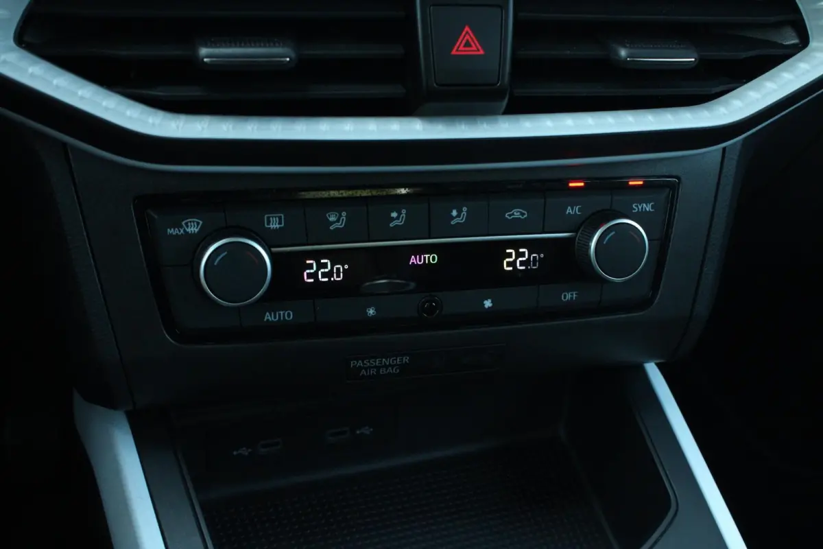1.0 EcoTSI 95pk Style | Airco Automatisch | Parkeersensoren | Apple CarPlay/ Android Auto | Cruise Control