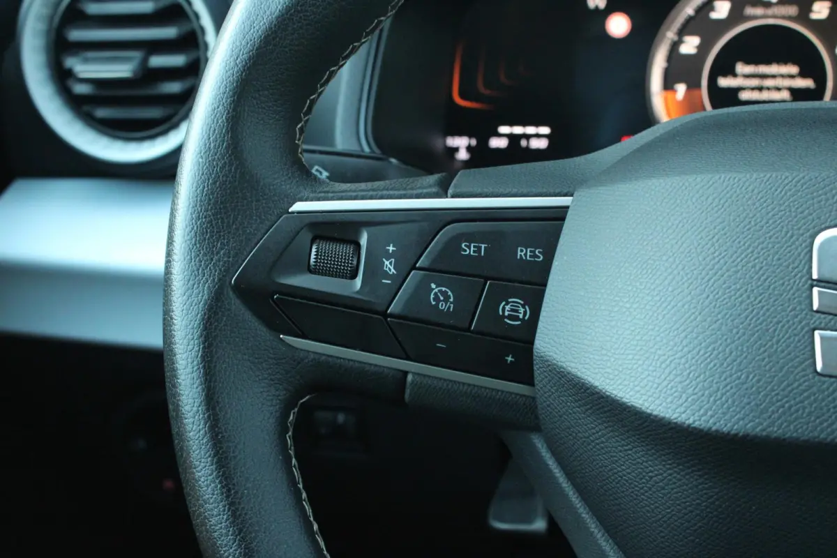 1.0 EcoTSI 95pk Style | Airco Automatisch | Parkeersensoren | Apple CarPlay/ Android Auto | Cruise Control