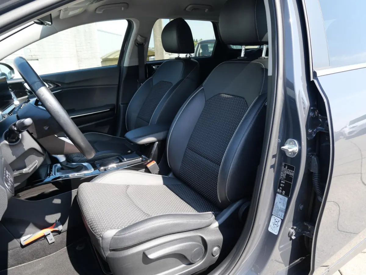 1.0 T-GDi DynamicPlusLine | Automaat | Cruise | Clima | Carplay | Camera | Keyless | Navi | Stoel-stuurverwarming |
