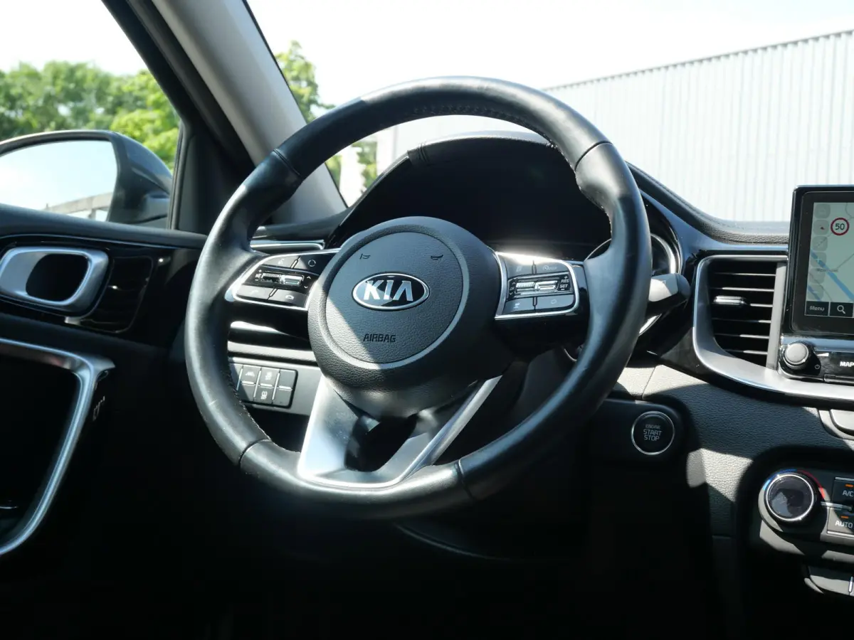 1.0 T-GDi DynamicPlusLine | Automaat | Cruise | Clima | Carplay | Camera | Keyless | Navi | Stoel-stuurverwarming |