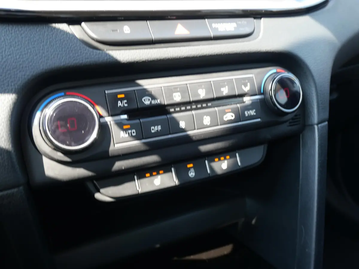 1.0 T-GDi DynamicPlusLine | Automaat | Cruise | Clima | Carplay | Camera | Keyless | Navi | Stoel-stuurverwarming |
