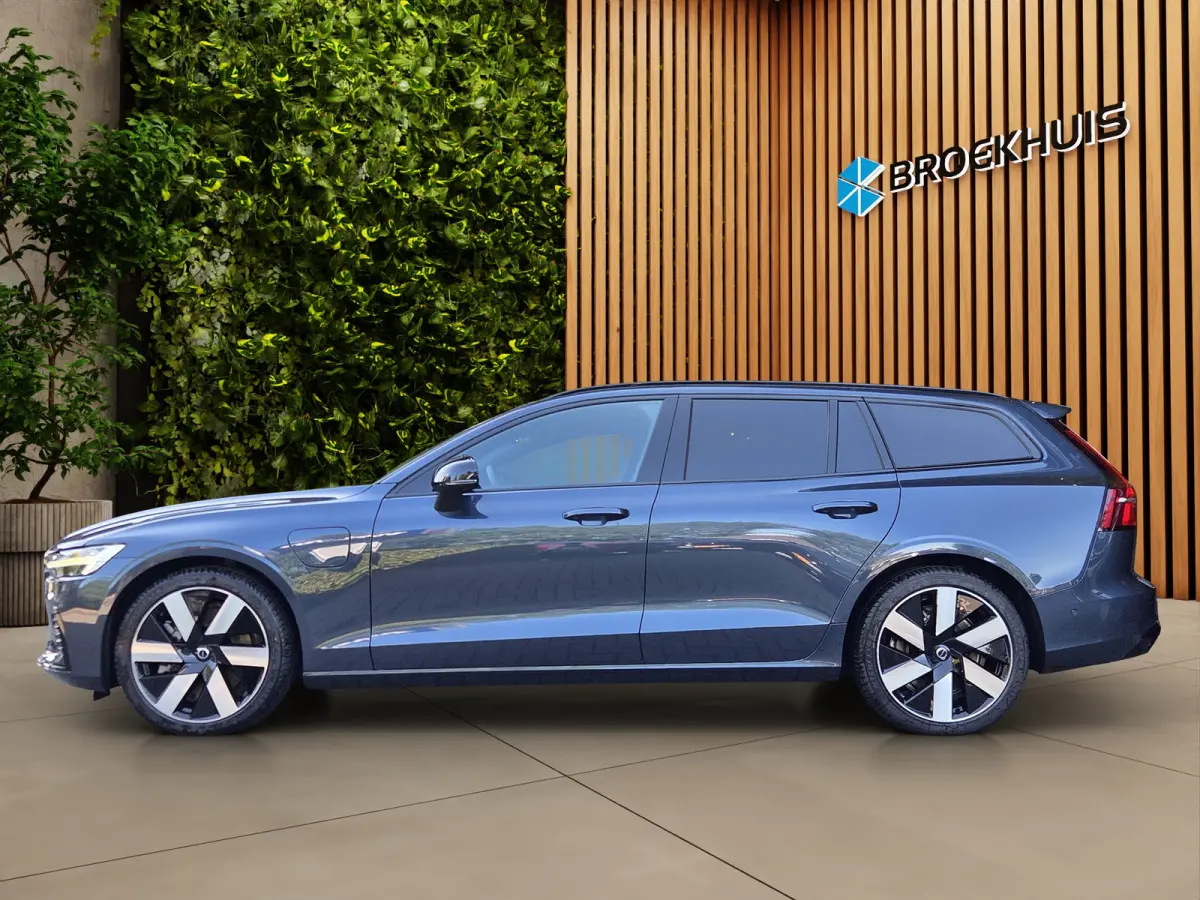 2.0 T6 Plug-in hybrid AWD Ultra Dark | Massage/ventilatie | Pano | HUD | Memory | Pilot Assist | 360 Camera
