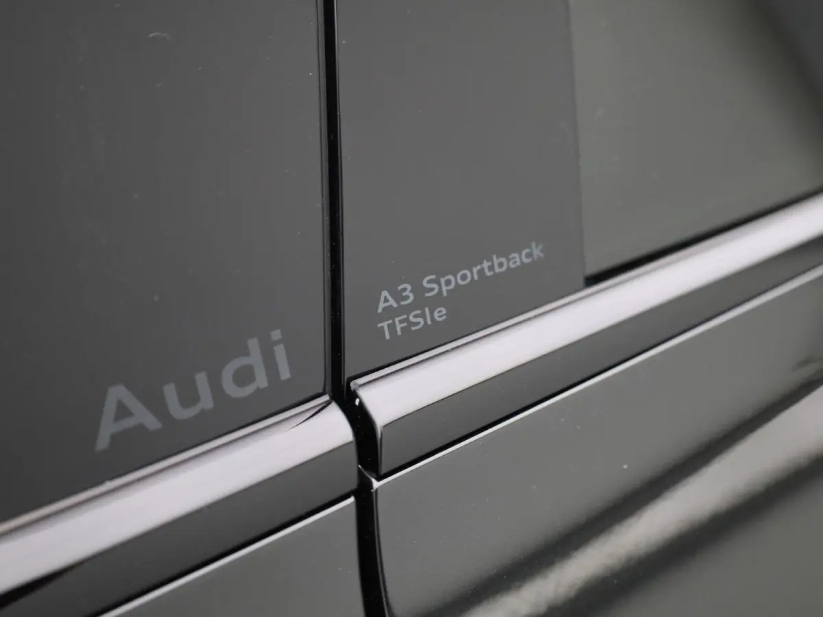 40 TFSI e S edition 204 PK | Adaptive cruise control | Achteruitrijcamera | Stoelverwarming | Climate control | Navigatie | Optiekpakket zwart plus | SONOS | Smartphone interface | Lichtmeta