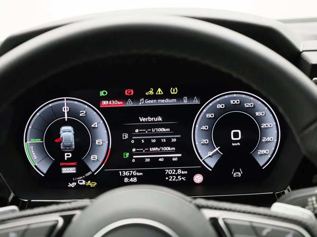 40 TFSI e S edition 204 PK | Adaptive cruise control | Achteruitrijcamera | Stoelverwarming | Climate control | Navigatie | Optiekpakket zwart plus | SONOS | Smartphone interface | Lichtmeta