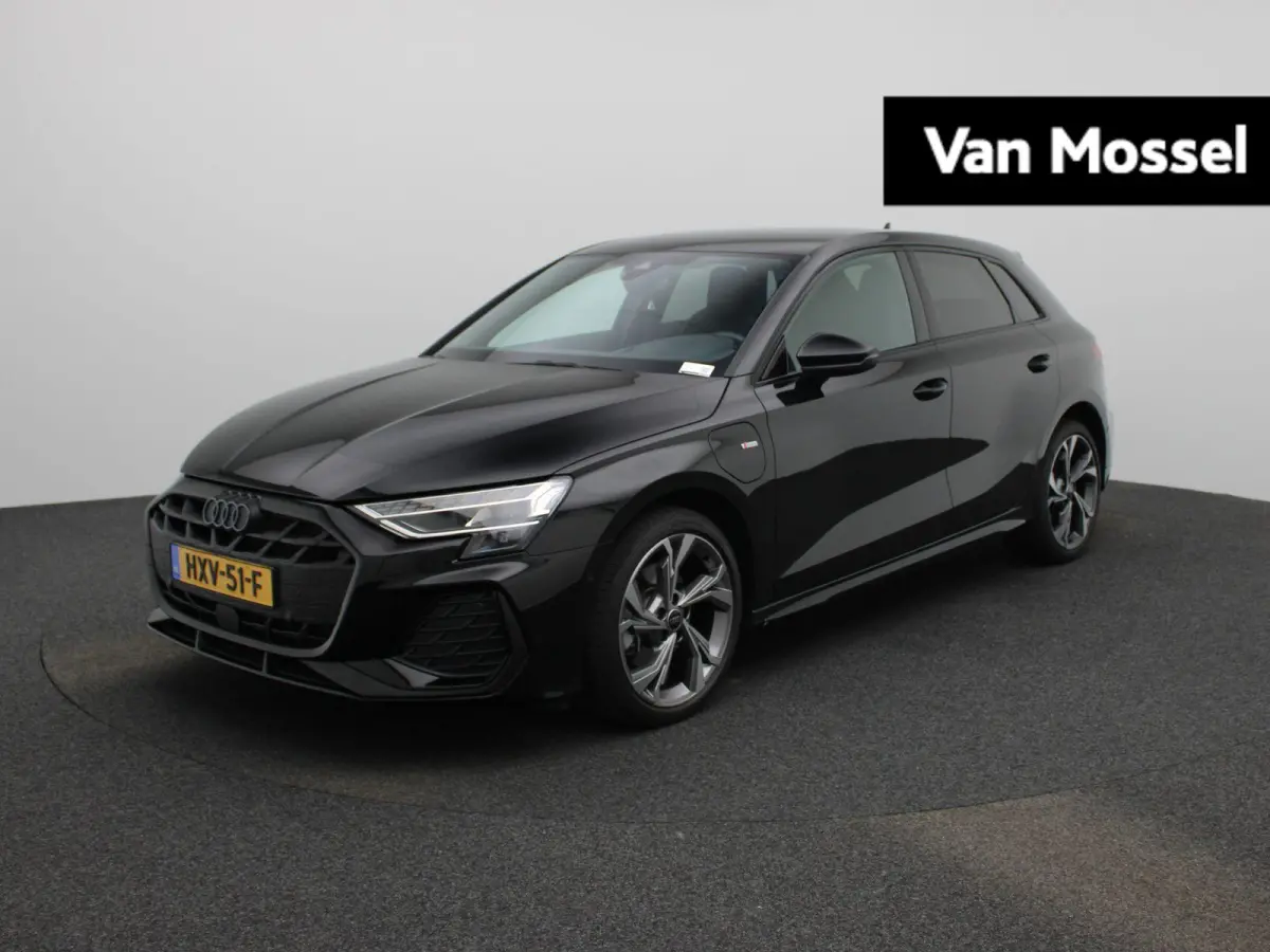 40 TFSI e S edition 204 PK | Adaptive cruise control | Achteruitrijcamera | Stoelverwarming | Climate control | Navigatie | Optiekpakket zwart plus | SONOS | Smartphone interface | Lichtmeta