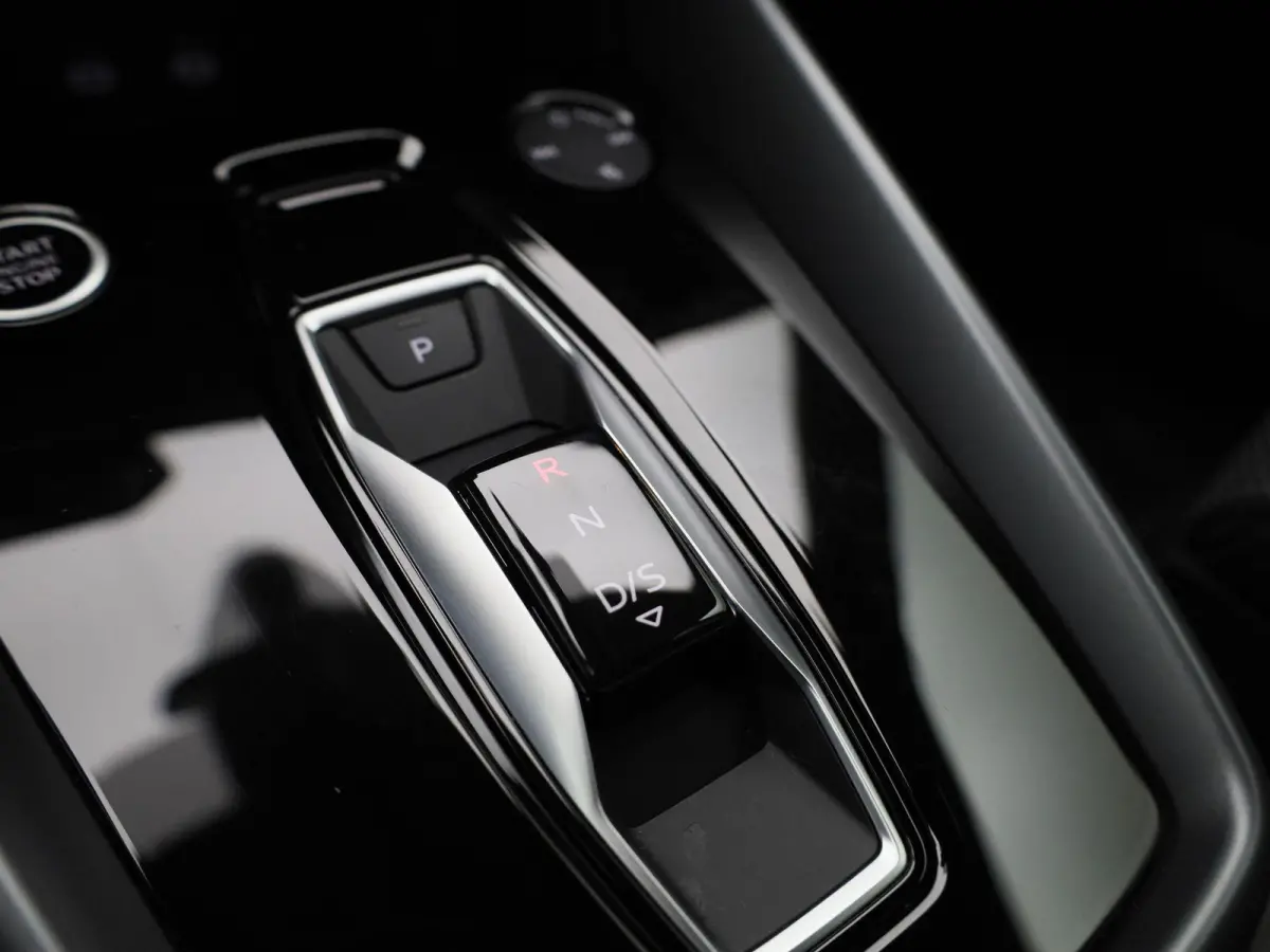 40 TFSI e S edition 204 PK | Adaptive cruise control | Achteruitrijcamera | Stoelverwarming | Climate control | Navigatie | Optiekpakket zwart plus | SONOS | Smartphone interface | Lichtmeta