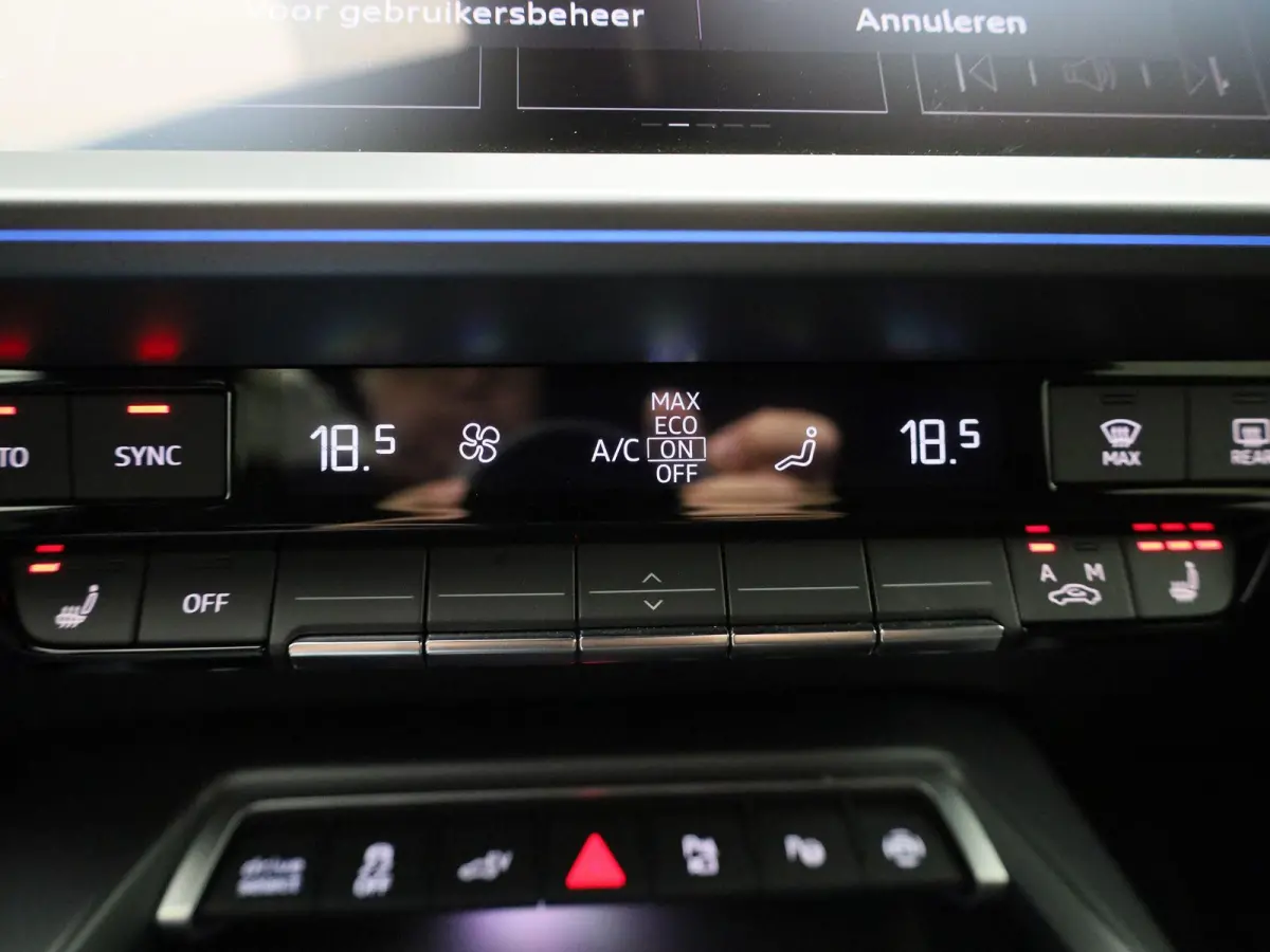 40 TFSI e S edition 204 PK | Adaptive cruise control | Achteruitrijcamera | Stoelverwarming | Climate control | Navigatie | Optiekpakket zwart plus | SONOS | Smartphone interface | Lichtmeta