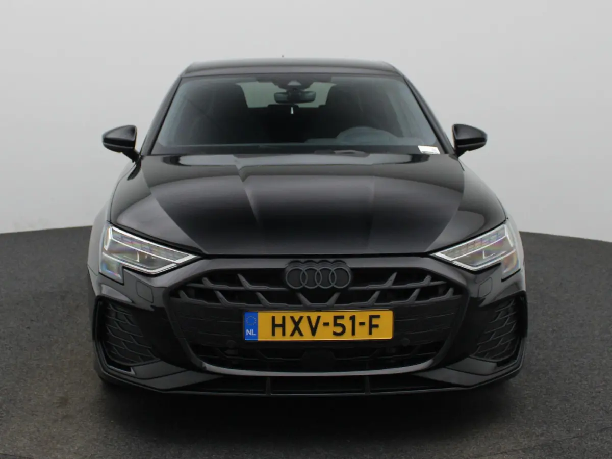 40 TFSI e S edition 204 PK | Adaptive cruise control | Achteruitrijcamera | Stoelverwarming | Climate control | Navigatie | Optiekpakket zwart plus | SONOS | Smartphone interface | Lichtmeta