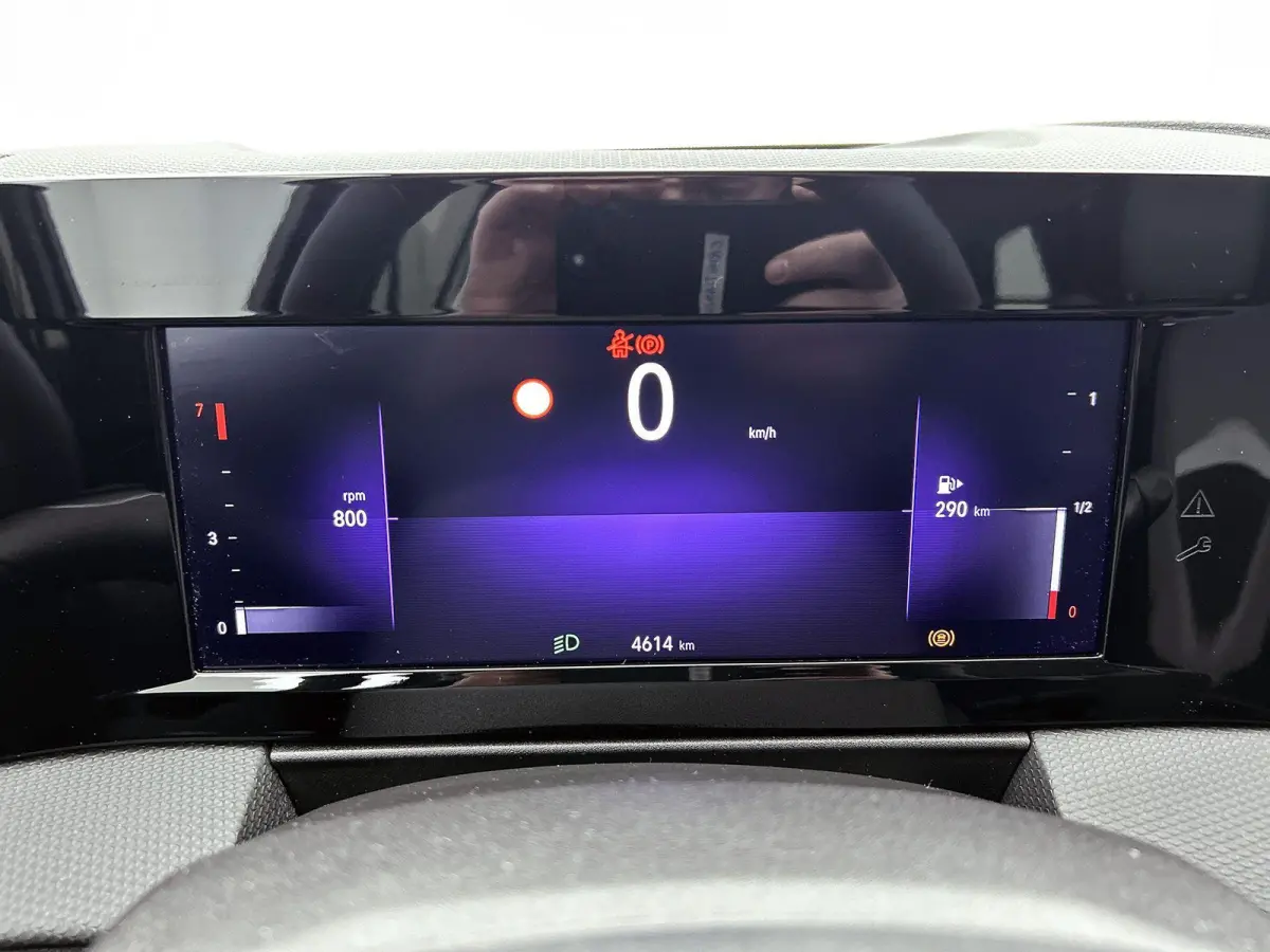 1.2 Business Edition 110pk | Navigatie | Adaptieve Cruise Control | Camera | LED | Keyless Entry/Start | Stoelverwarming | Apple Carplay/Android Auto |