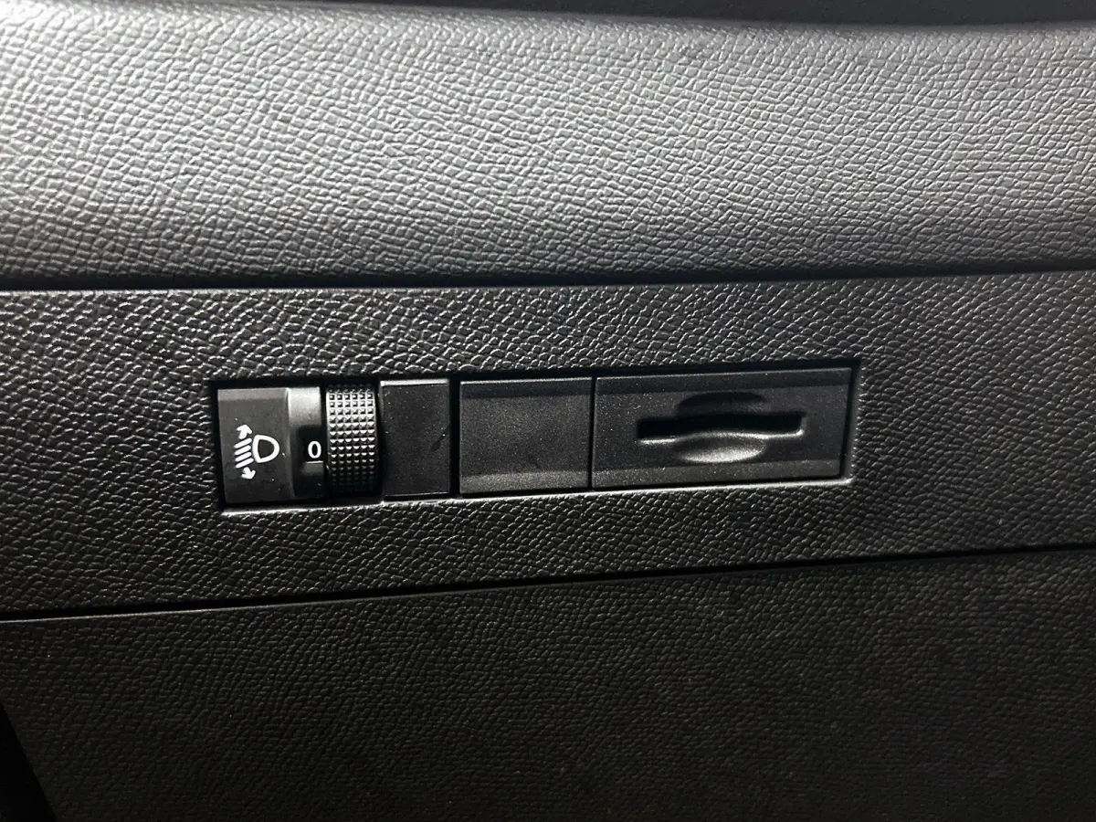1.2 Business Edition 110pk | Navigatie | Adaptieve Cruise Control | Camera | LED | Keyless Entry/Start | Stoelverwarming | Apple Carplay/Android Auto |