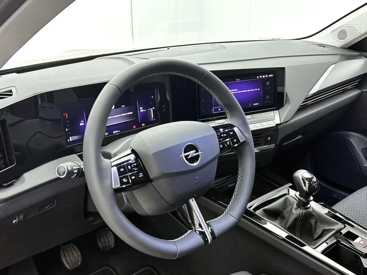 1.2 Business Edition 110pk | Navigatie | Adaptieve Cruise Control | Camera | LED | Keyless Entry/Start | Stoelverwarming | Apple Carplay/Android Auto |