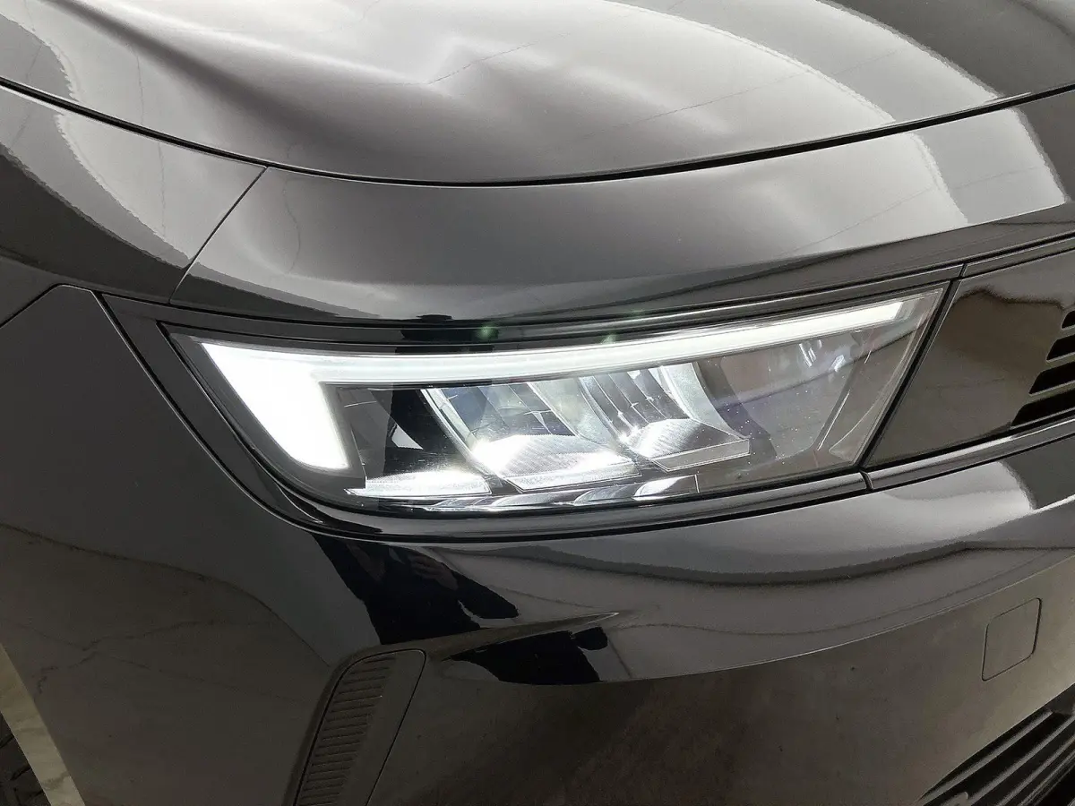1.2 Business Edition 110pk | Navigatie | Adaptieve Cruise Control | Camera | LED | Keyless Entry/Start | Stoelverwarming | Apple Carplay/Android Auto |