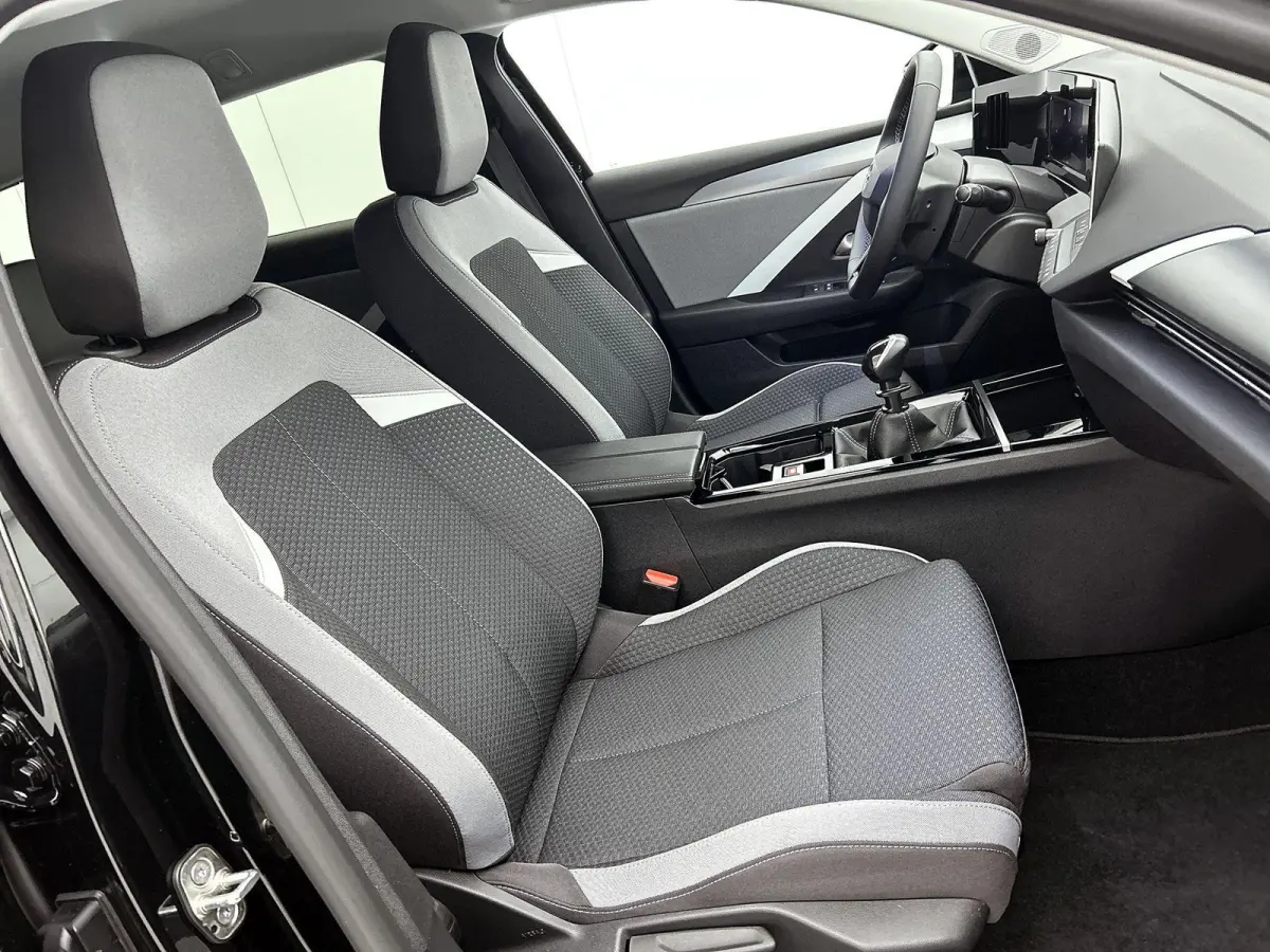 1.2 Business Edition 110pk | Navigatie | Adaptieve Cruise Control | Camera | LED | Keyless Entry/Start | Stoelverwarming | Apple Carplay/Android Auto |