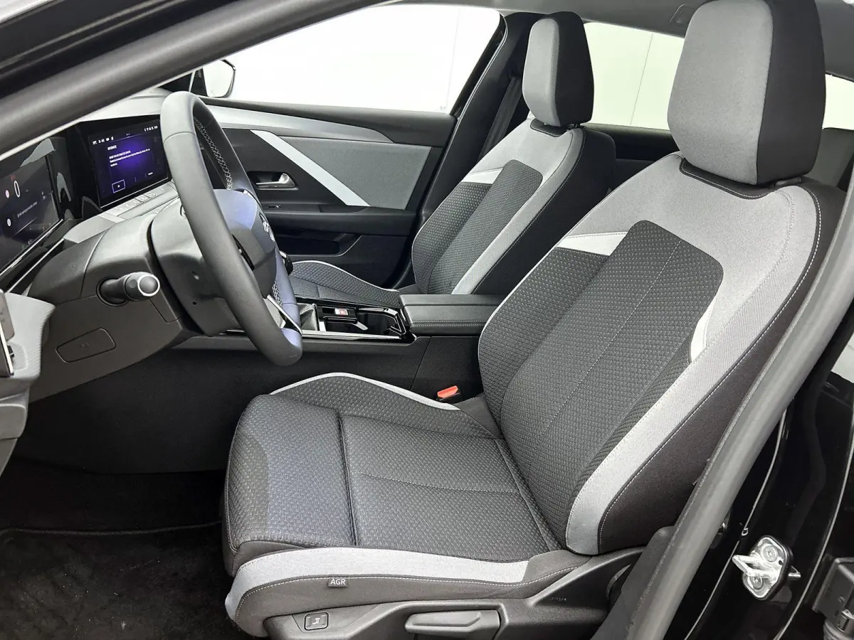1.2 Business Edition 110pk | Navigatie | Adaptieve Cruise Control | Camera | LED | Keyless Entry/Start | Stoelverwarming | Apple Carplay/Android Auto |