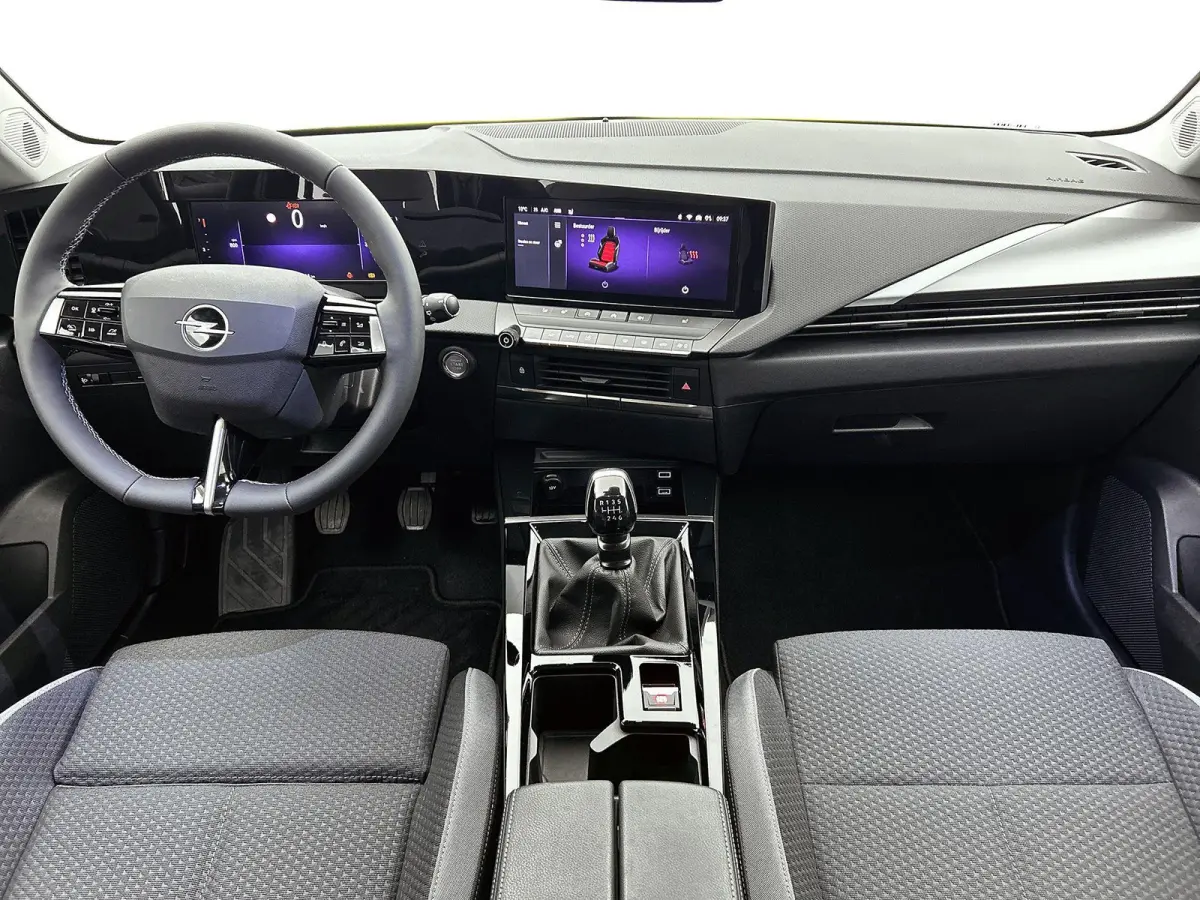 1.2 Business Edition 110pk | Navigatie | Adaptieve Cruise Control | Camera | LED | Keyless Entry/Start | Stoelverwarming | Apple Carplay/Android Auto |