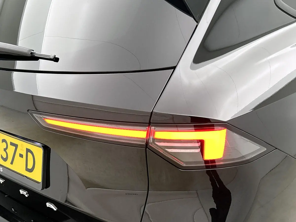 1.2 Business Edition 110pk | Navigatie | Adaptieve Cruise Control | Camera | LED | Keyless Entry/Start | Stoelverwarming | Apple Carplay/Android Auto |