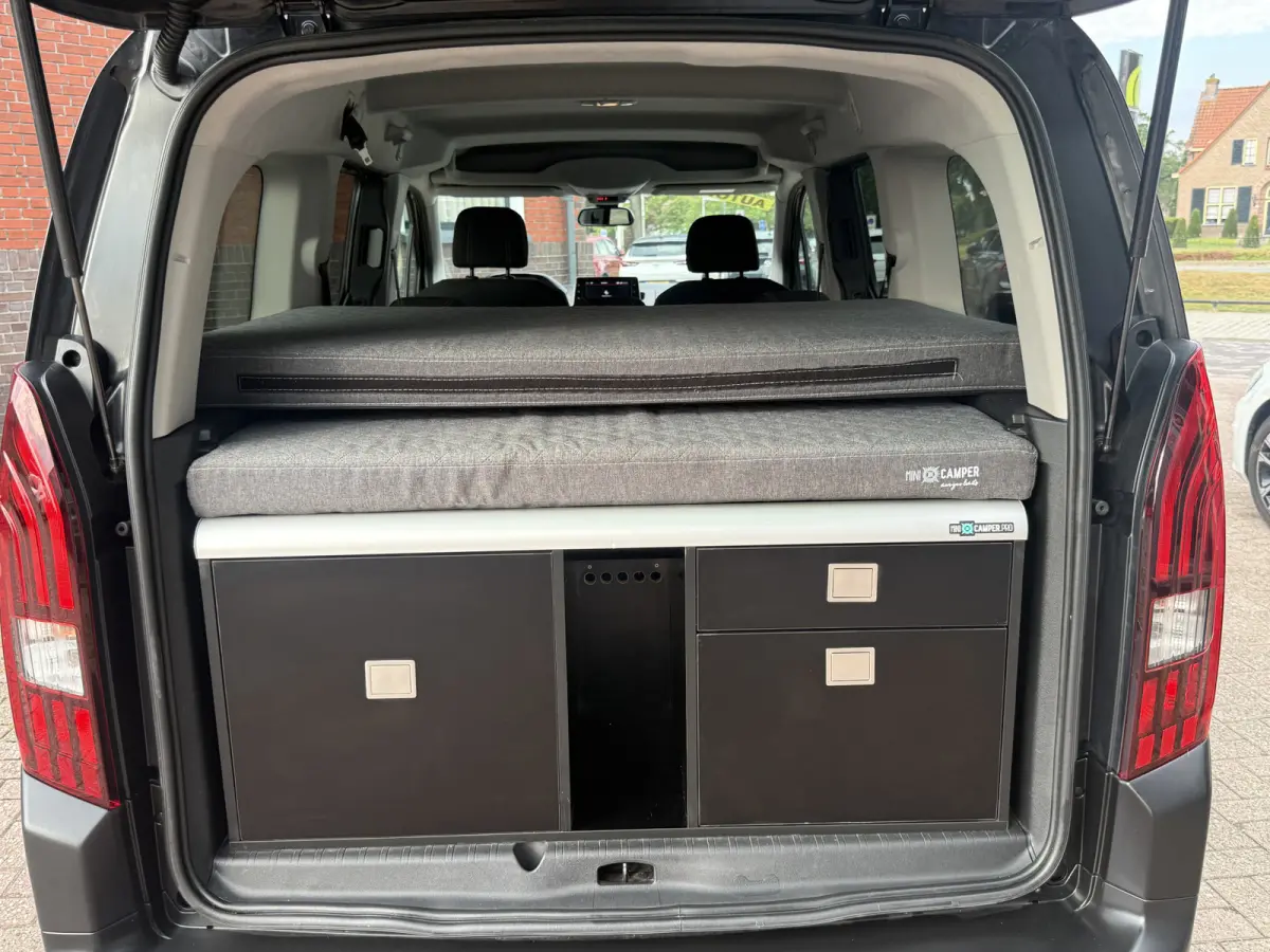 Long - 2 pers. Mini-Camper. 1.2 Puretech Long GT-Line | UNIEK! | AUTOMAAT | TREKHAAK | CAMERA | CRUISE |