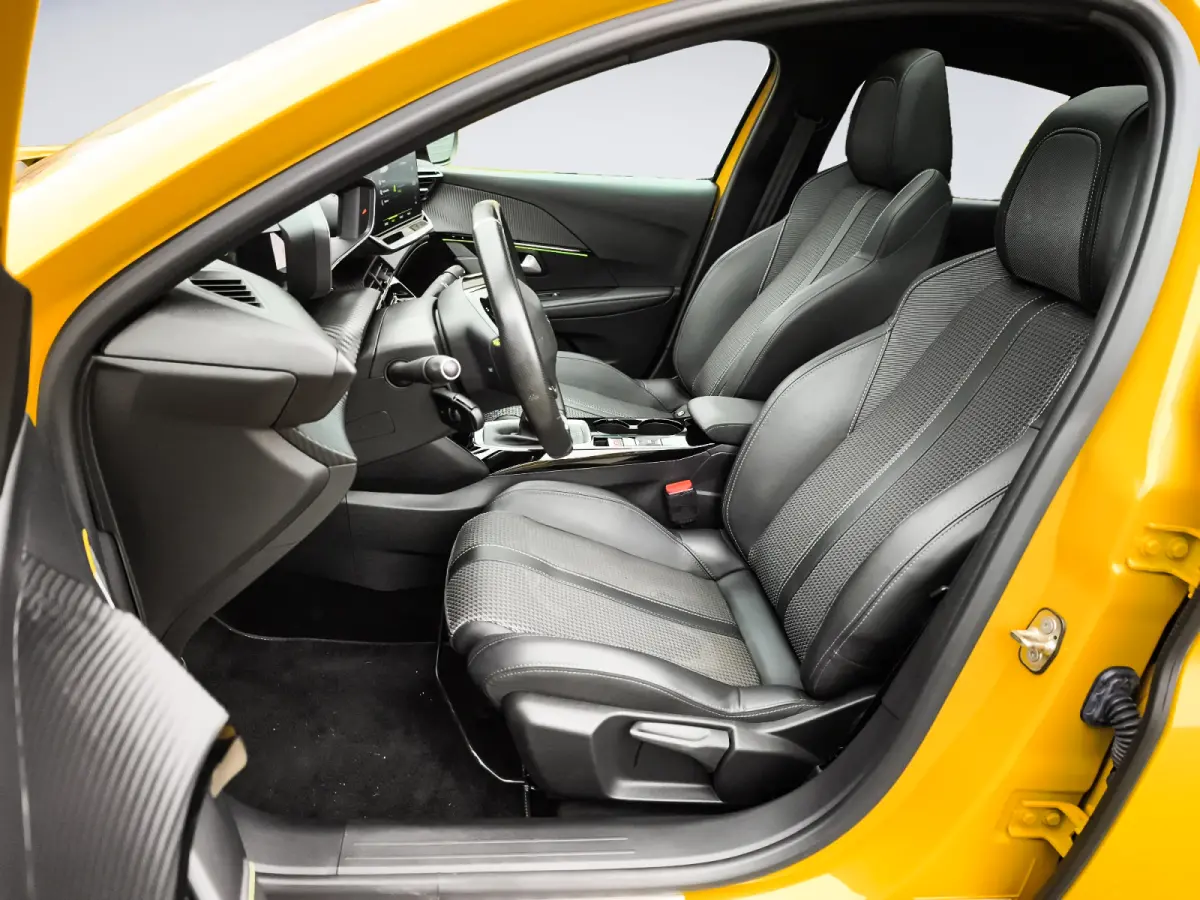 1.2 PureTech GT-Line 1e-Eig. & Dealer-Onderh. BOVAG-Garantie. NL-Auto.