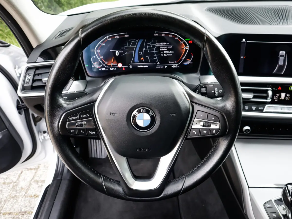320i Business Edition 1e-Eig. & Dealer-Onderh. BOVAG-Garantie. NL-Auto.