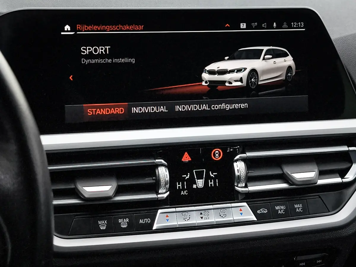 320i Business Edition 1e-Eig. & Dealer-Onderh. BOVAG-Garantie. NL-Auto.