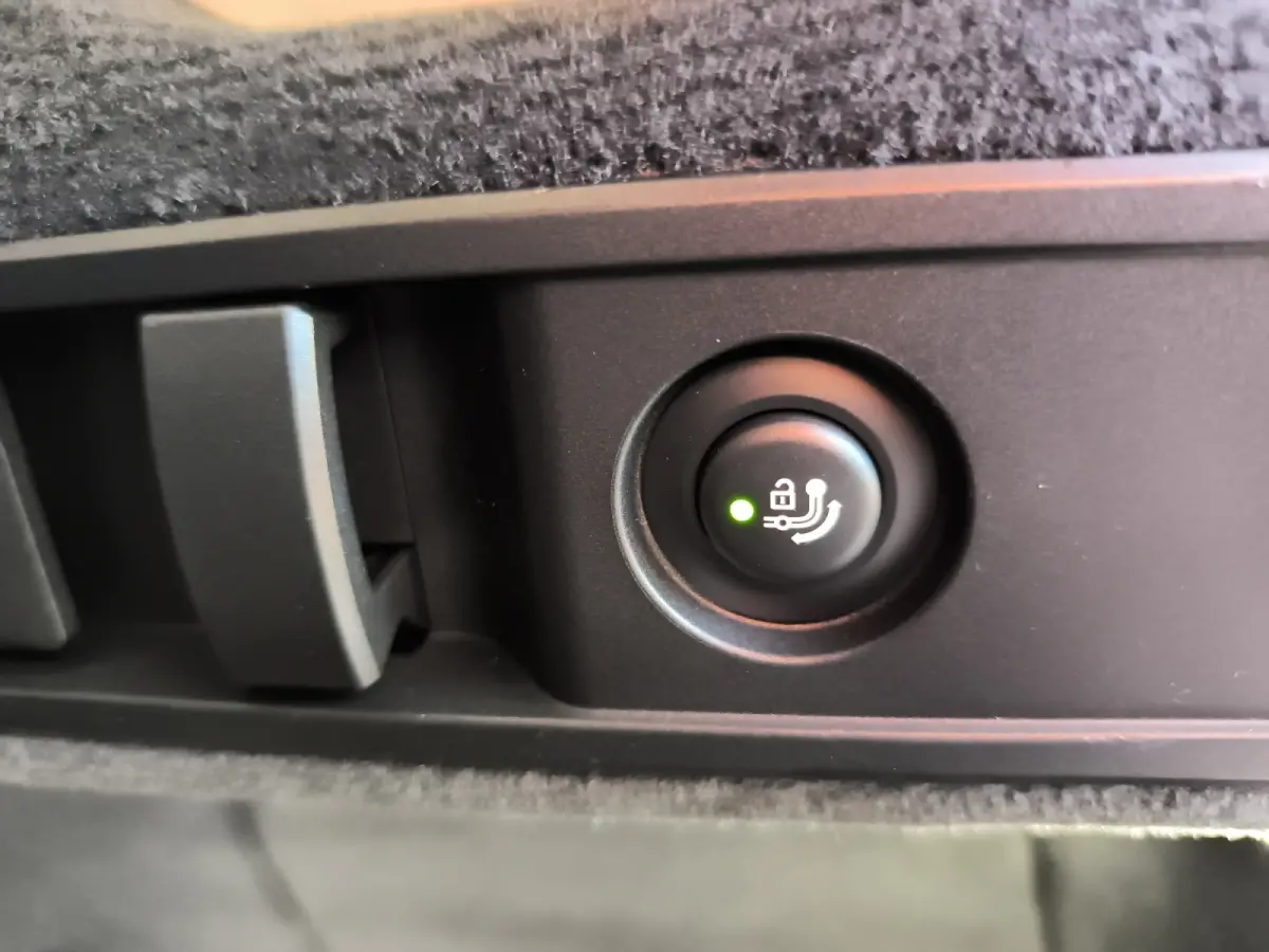 320i Business Edition 1e-Eig. & Dealer-Onderh. BOVAG-Garantie. NL-Auto.