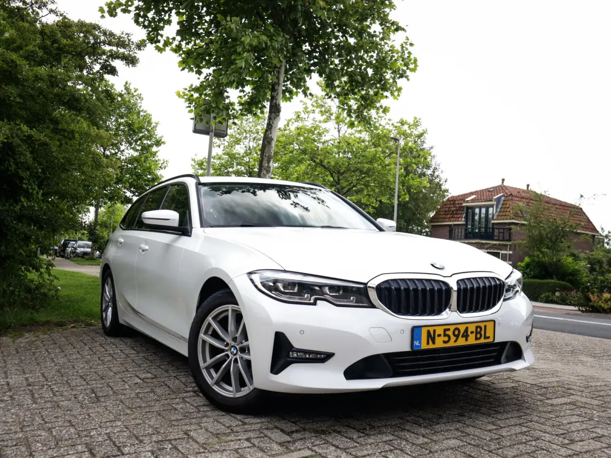 320i Business Edition 1e-Eig. & Dealer-Onderh. BOVAG-Garantie. NL-Auto.