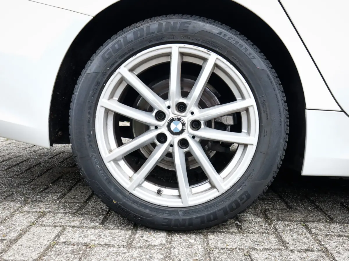 320i Business Edition 1e-Eig. & Dealer-Onderh. BOVAG-Garantie. NL-Auto.