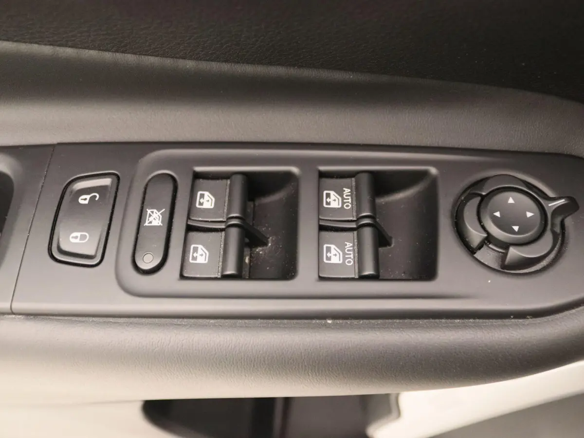 1.4 MultiAir Limited | Navigatie | Climate control | Parkeersensoren