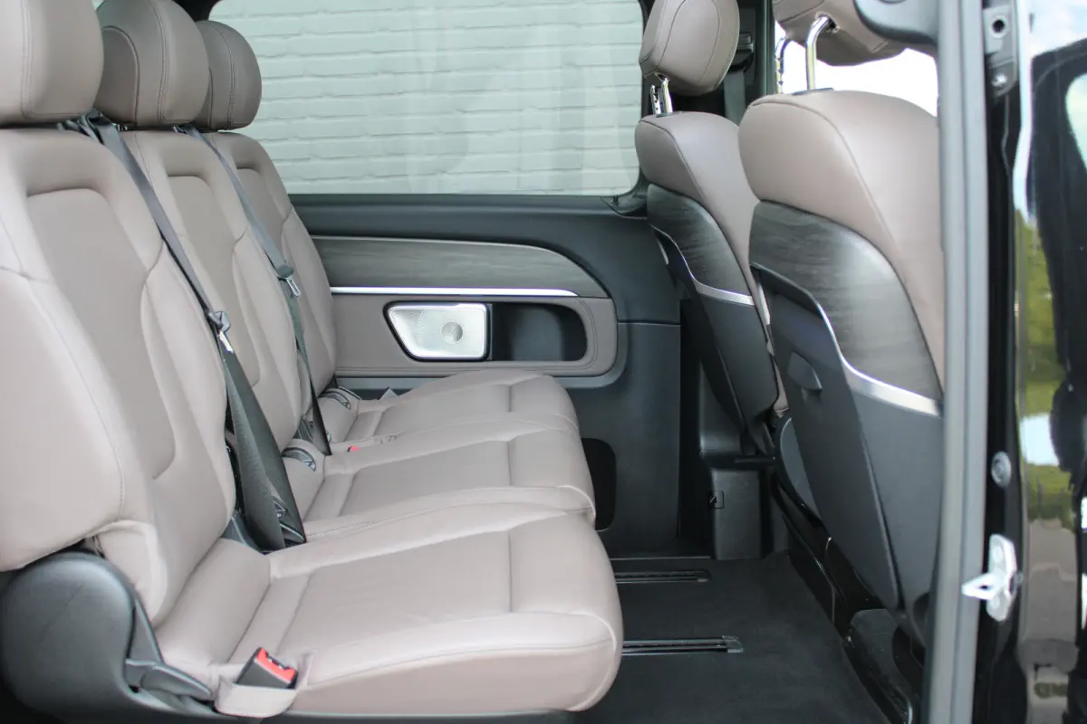 300d / AMG / Exclusive / DC / 4-matic / Luchtvering / Pano / 360 Cam / Burmester / Vol Opties / NIEUWSTAAT.