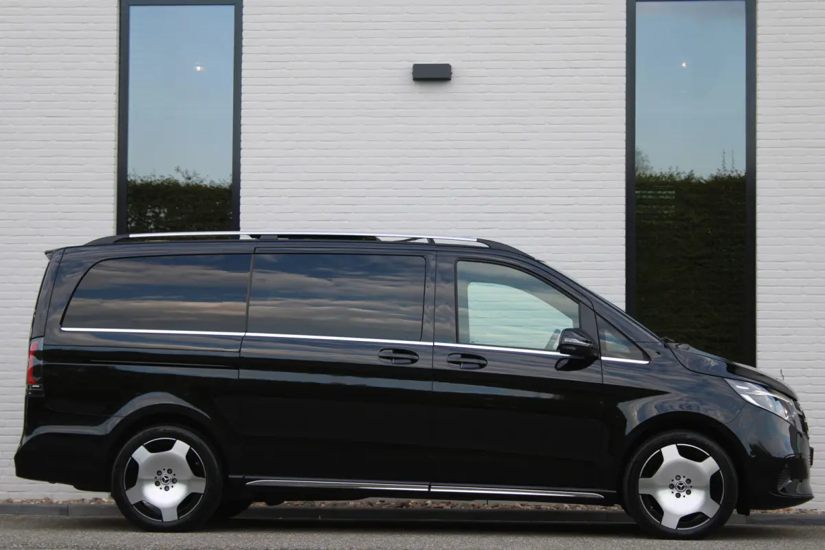 300d / AMG / Exclusive / DC / 4-matic / Luchtvering / Pano / 360 Cam / Burmester / Vol Opties / NIEUWSTAAT.