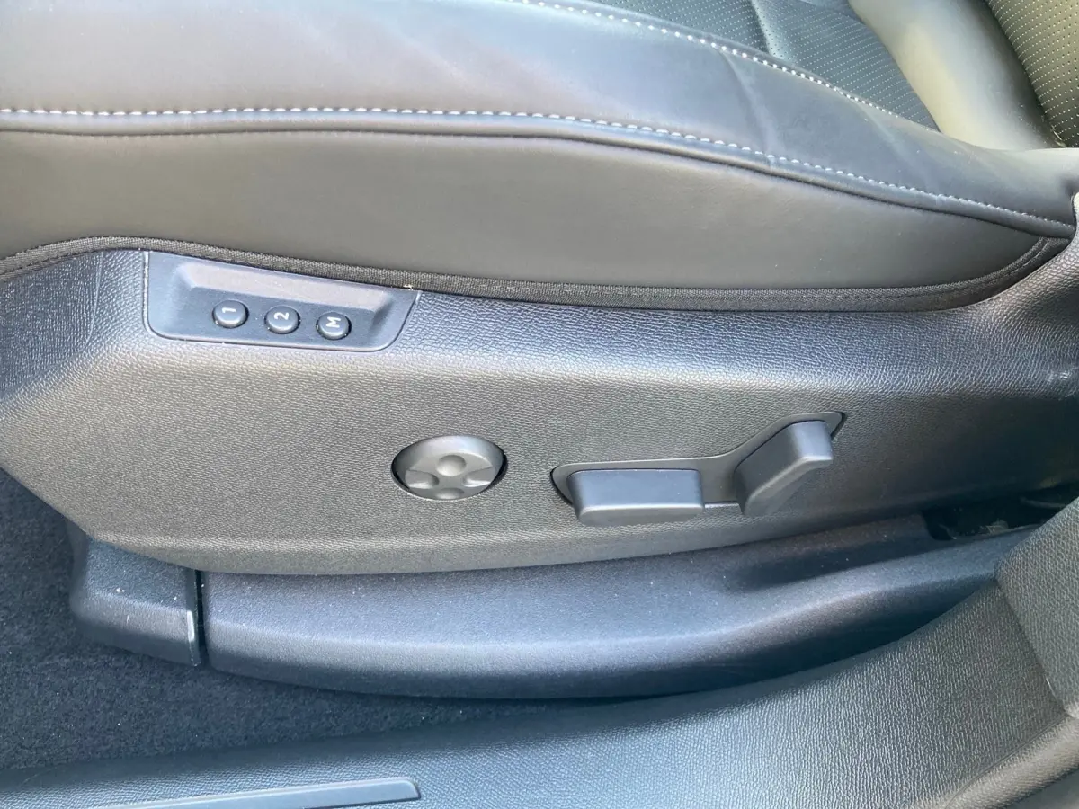 1.6 PHEV 300 4x4 Etoile Airco | 360 Camera | Cruise Adaptief | DAB | Keyless | LED | LMV 19" | Ledere Bekleding | Navi | Pano | Stoelverwarming |