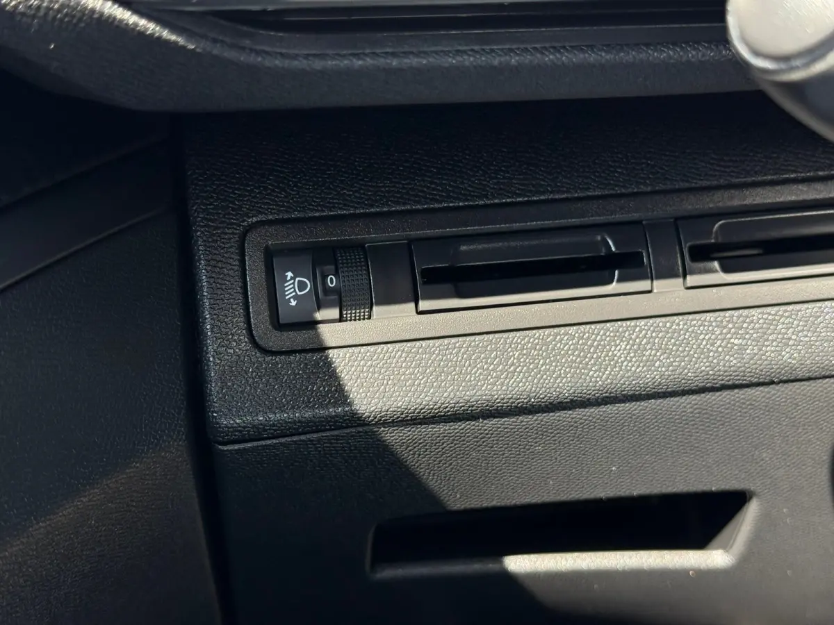 1.2 PureTech Active Cruise control | Navigatie | Parkeersensoren | Airco | Apple carplay & Android auto