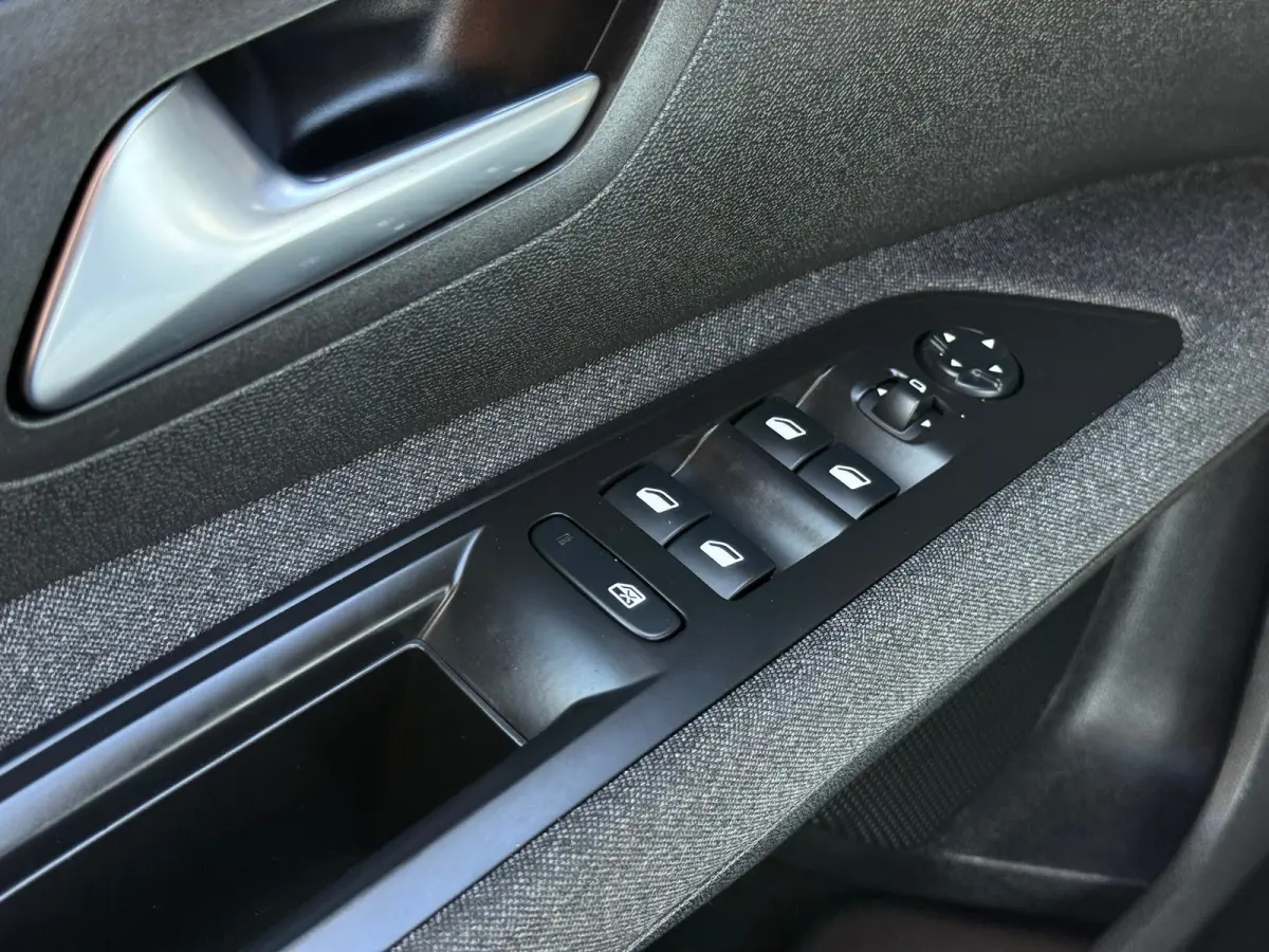 1.2 PureTech Active Cruise control | Navigatie | Parkeersensoren | Airco | Apple carplay & Android auto