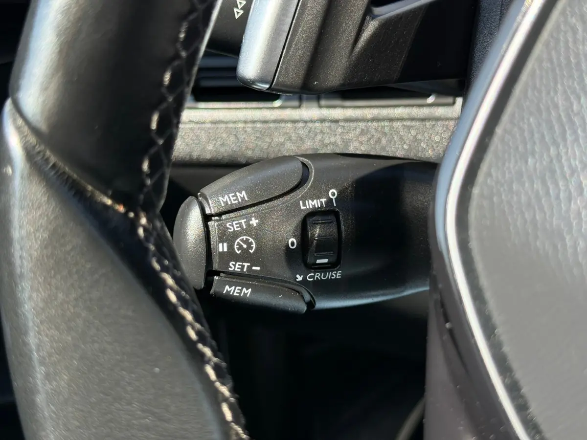 1.2 PureTech Active Cruise control | Navigatie | Parkeersensoren | Airco | Apple carplay & Android auto