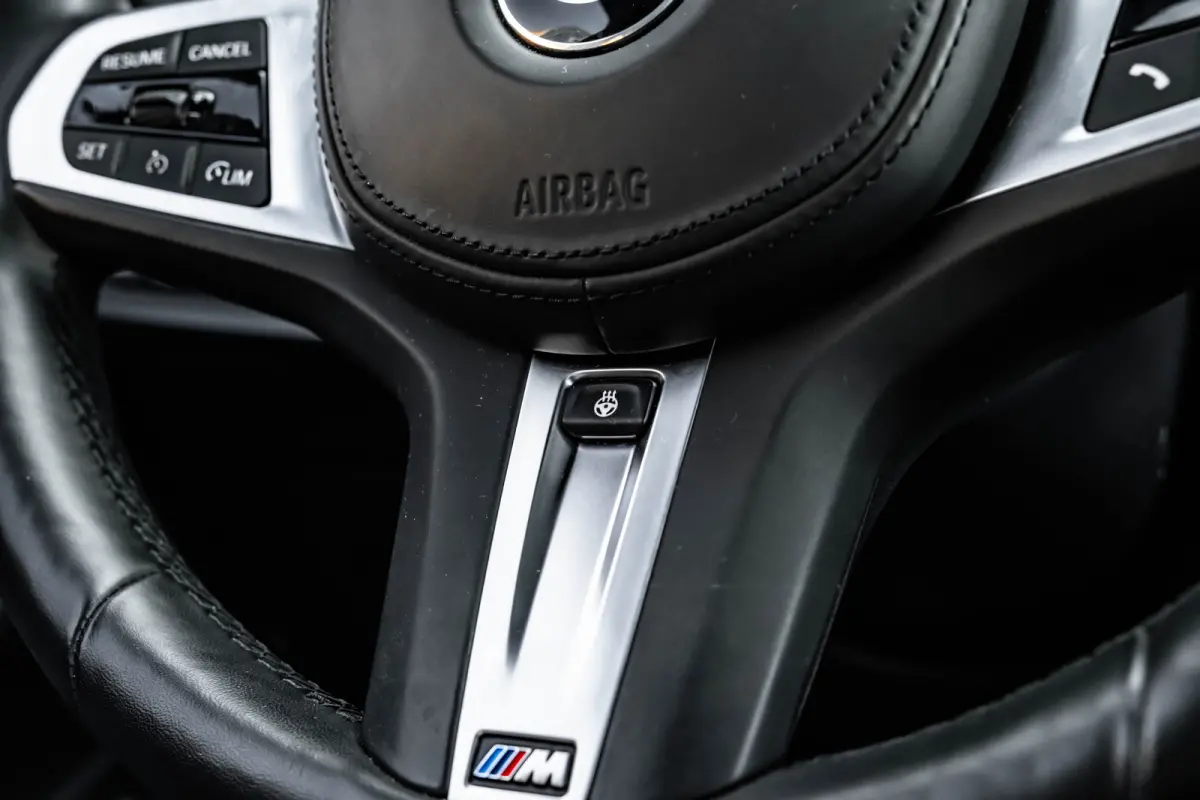 M135i xDrive High Executive 306 PK | Panoramadak | Harman Kardon | Geheugen Stoelen | Stuurverwarming