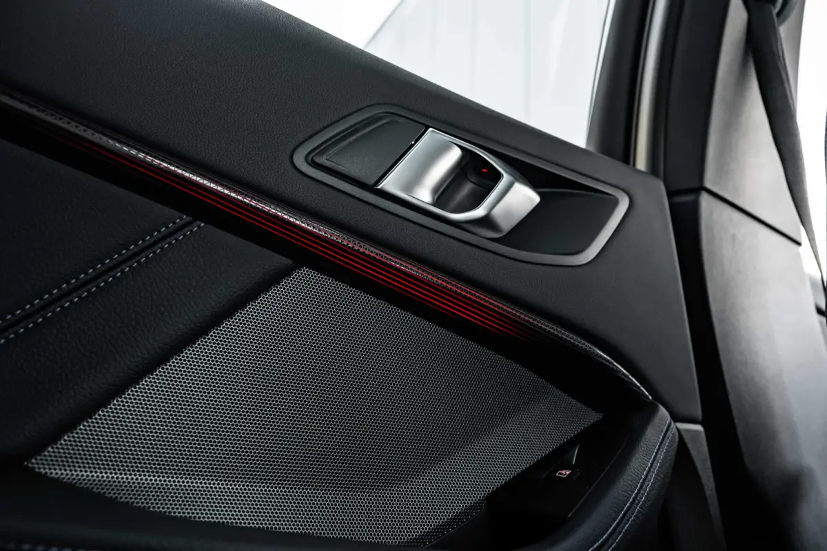 M135i xDrive High Executive 306 PK | Panoramadak | Harman Kardon | Geheugen Stoelen | Stuurverwarming