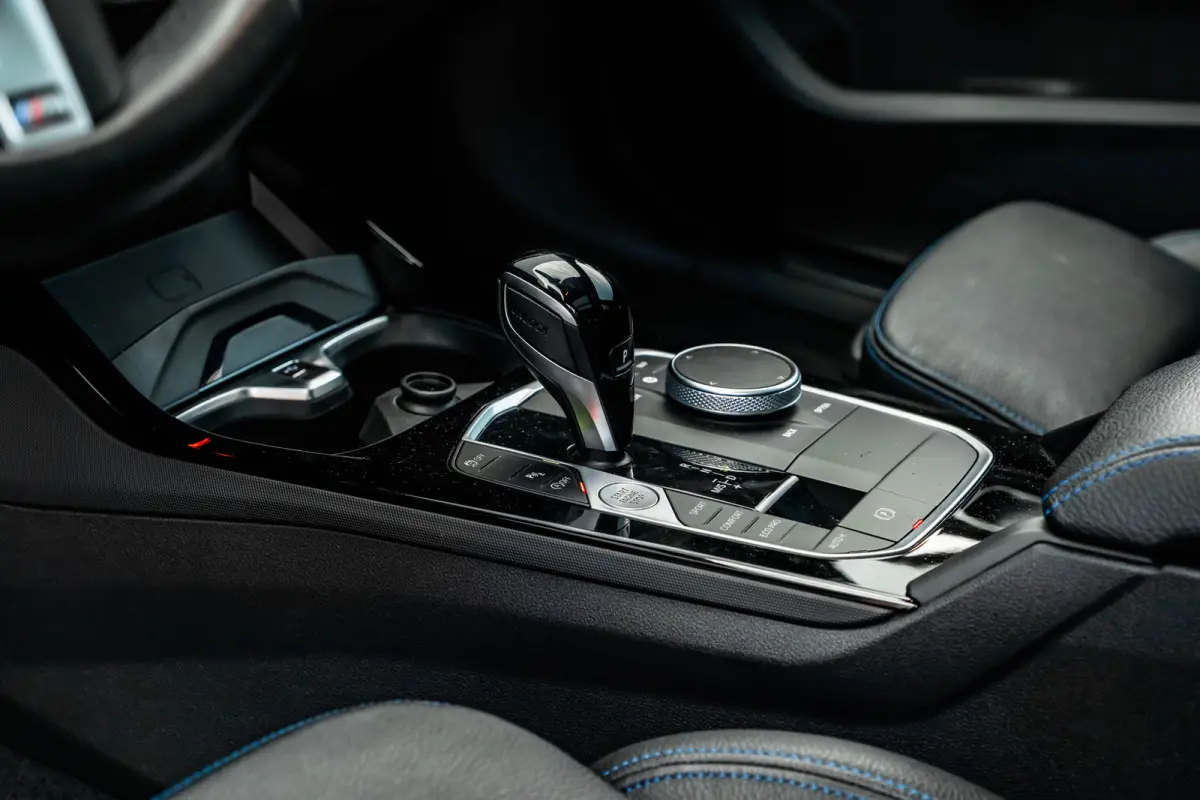M135i xDrive High Executive 306 PK | Panoramadak | Harman Kardon | Geheugen Stoelen | Stuurverwarming