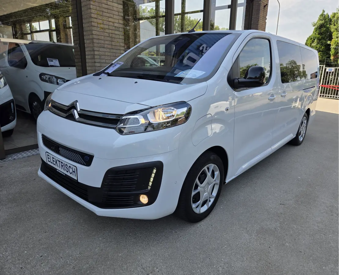 XL L3 75kWh Rolstoelauto / Rolstoelbus 7-Persoons met Bodemverlaging