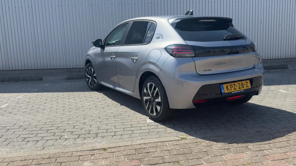 EV Business 50 kWh | Apple Carplay / Android Auto | Camera achter | Parkeer sensoren voor + achter |