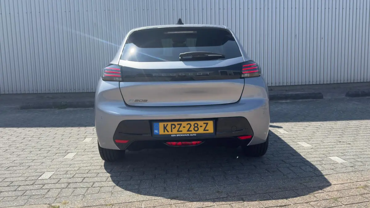 EV Business 50 kWh | Apple Carplay / Android Auto | Camera achter | Parkeer sensoren voor + achter |