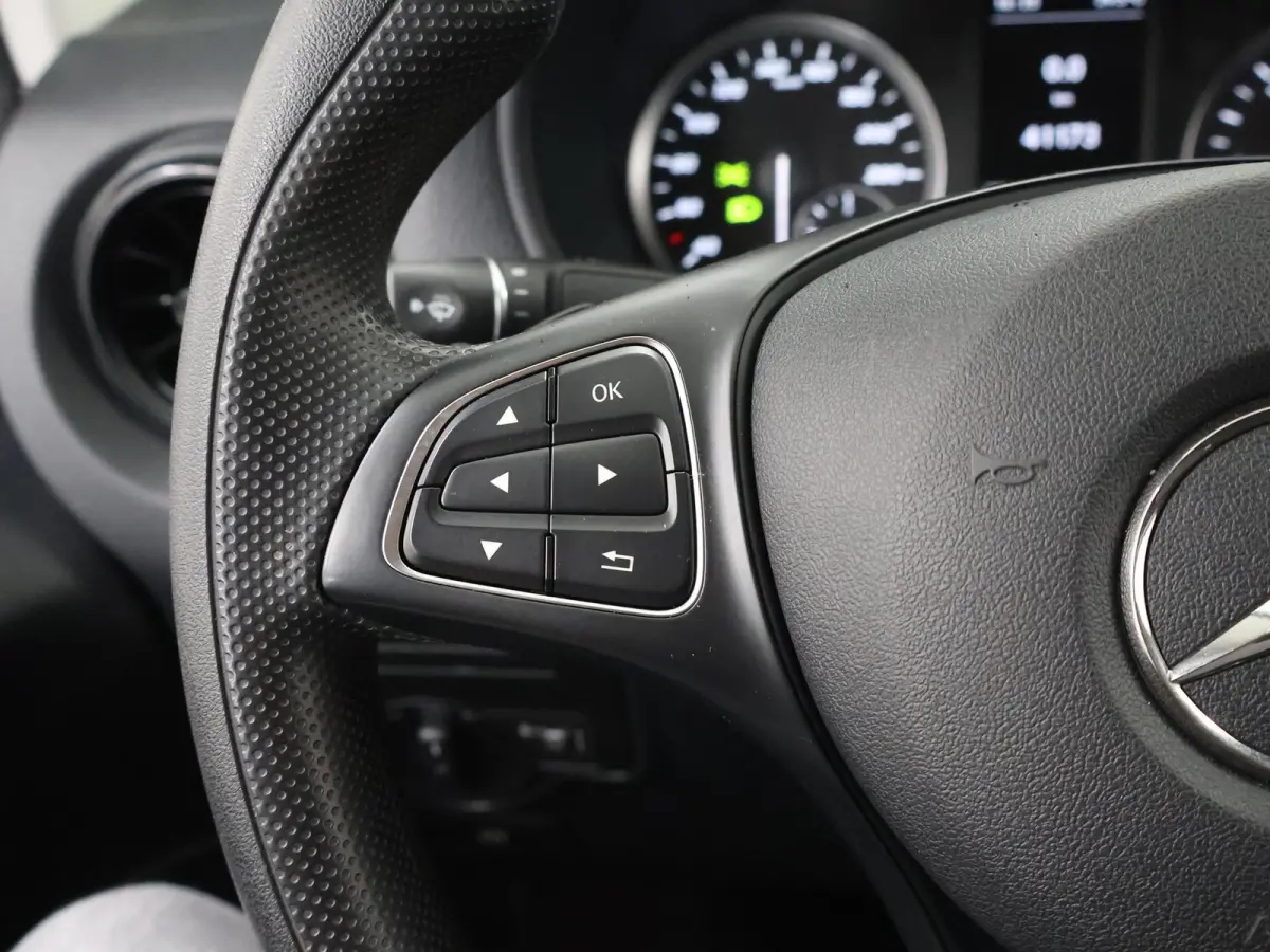 114 CDI L2 | Digitale Radio | Achteruitrijcamera | Cruisecontrol | Airco | Carplay | Comfortstoel Bestuurder | Bijrijdersbank | Houten Laadvloer | Achterdeuren| Certified |*