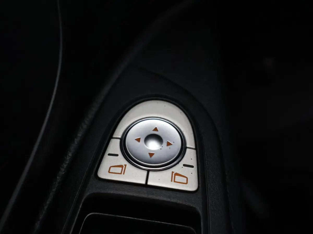 114 CDI L2 | Digitale Radio | Achteruitrijcamera | Cruisecontrol | Airco | Carplay | Comfortstoel Bestuurder | Bijrijdersbank | Houten Laadvloer | Achterdeuren| Certified |*