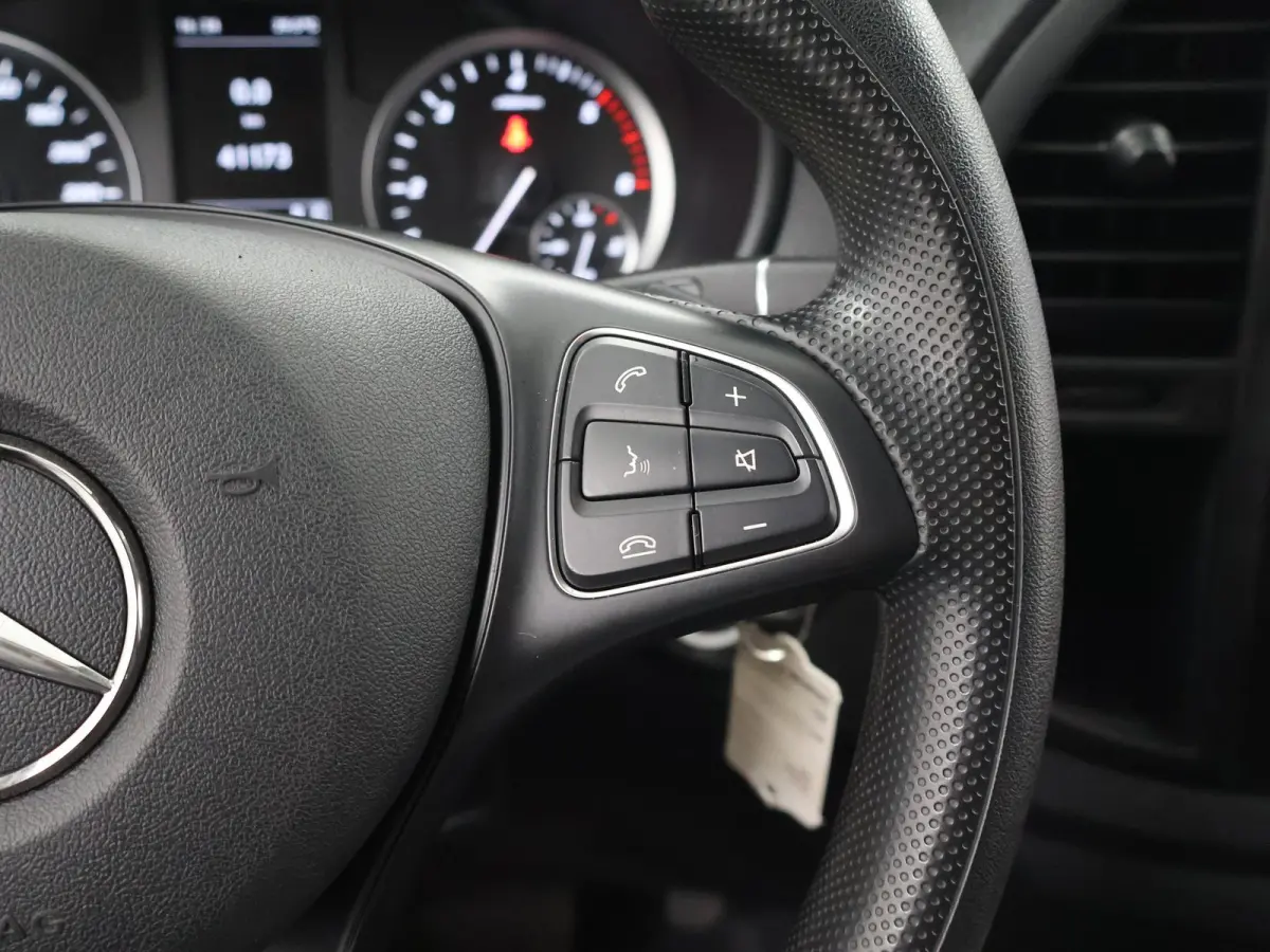 114 CDI L2 | Digitale Radio | Achteruitrijcamera | Cruisecontrol | Airco | Carplay | Comfortstoel Bestuurder | Bijrijdersbank | Houten Laadvloer | Achterdeuren| Certified |*
