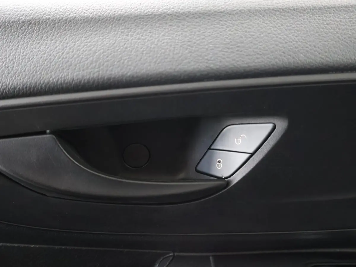 114 CDI L2 | Digitale Radio | Achteruitrijcamera | Cruisecontrol | Airco | Carplay | Comfortstoel Bestuurder | Bijrijdersbank | Houten Laadvloer | Achterdeuren| Certified |*