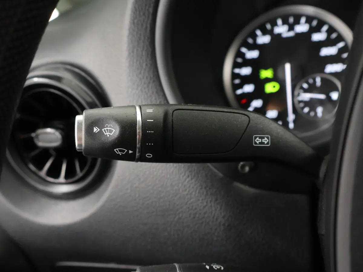 114 CDI L2 | Digitale Radio | Achteruitrijcamera | Cruisecontrol | Airco | Carplay | Comfortstoel Bestuurder | Bijrijdersbank | Houten Laadvloer | Achterdeuren| Certified |*