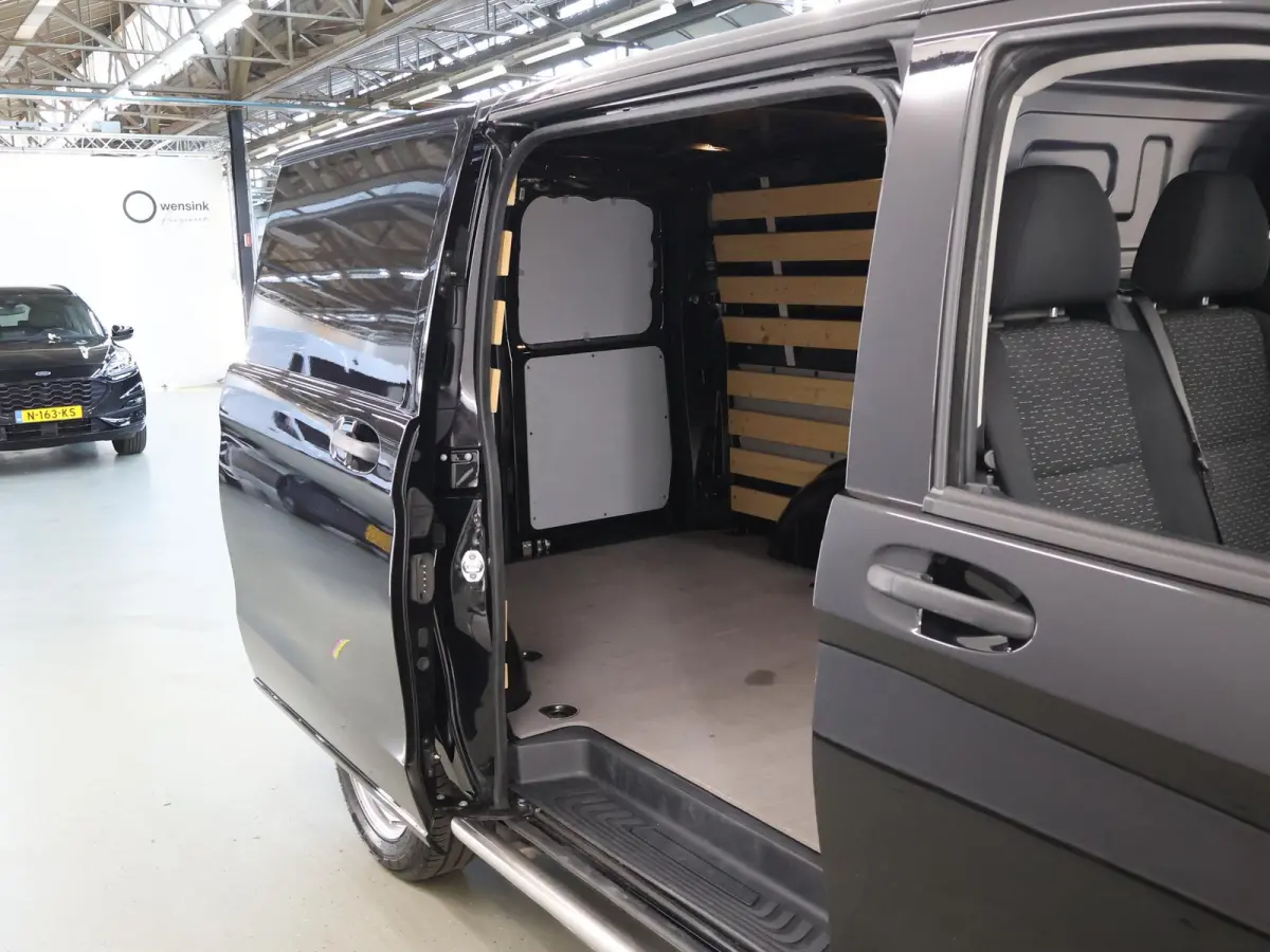 114 CDI L2 | Digitale Radio | Achteruitrijcamera | Cruisecontrol | Airco | Carplay | Comfortstoel Bestuurder | Bijrijdersbank | Houten Laadvloer | Achterdeuren| Certified |*