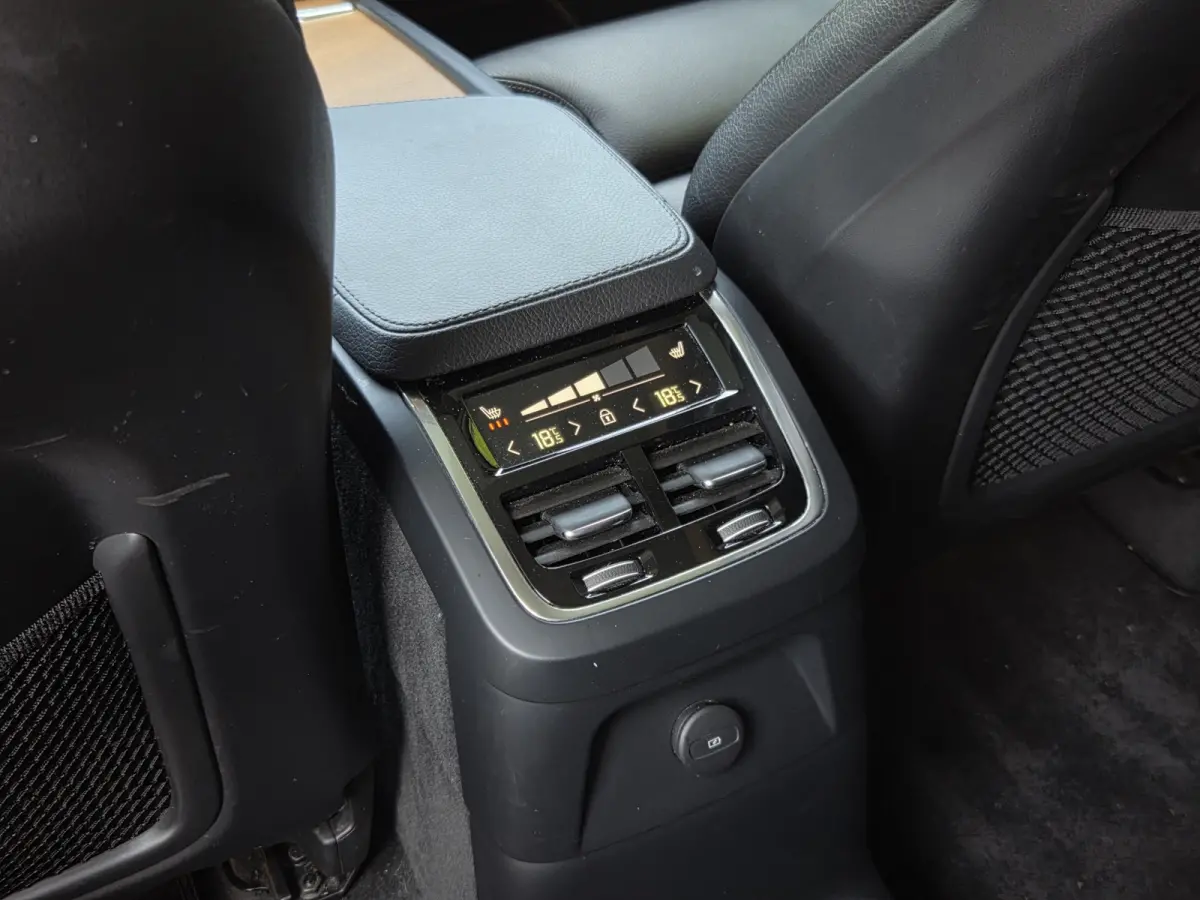 2.0 T8 Recharge AWD Inscription | Pano | HUD | 360 Cam | Pilot Assist | Memory